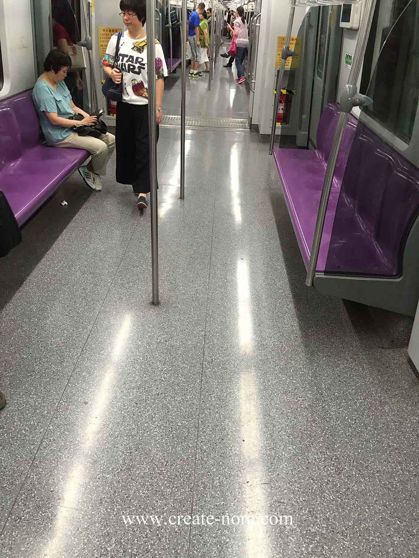 上海地铁诺拉橡胶地板照片1